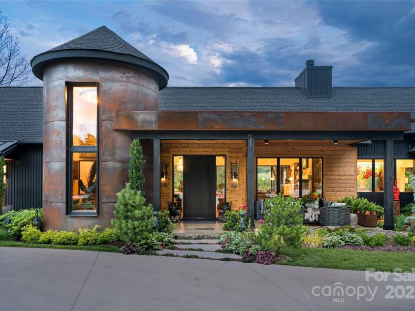 163 Annabelle Linn Drive, Fairview, NC 28730.  MLS# CAR4255897, YatesRealty ID 22895. 