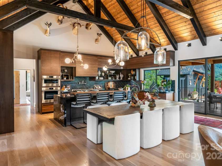 163 Annabelle Linn Drive, Fairview, NC 28730.  MLS# CAR4255897, YatesRealty ID 22895. 