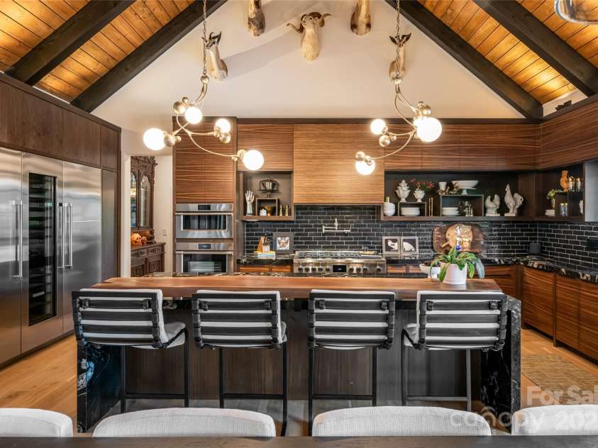 163 Annabelle Linn Drive, Fairview, NC 28730.  MLS# CAR4255897, YatesRealty ID 22895. 