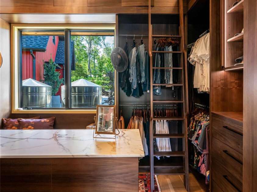 163 Annabelle Linn Drive, Fairview, NC 28730.  MLS# CAR4255897, YatesRealty ID 22895. 