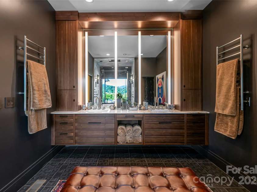 163 Annabelle Linn Drive, Fairview, NC 28730.  MLS# CAR4255897, YatesRealty ID 22895. 