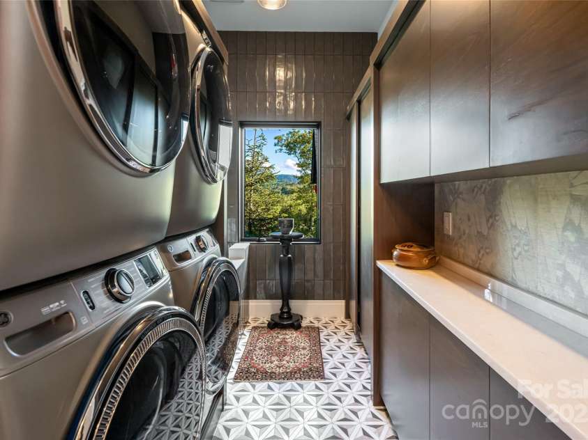 163 Annabelle Linn Drive, Fairview, NC 28730.  MLS# CAR4255897, YatesRealty ID 22895. 