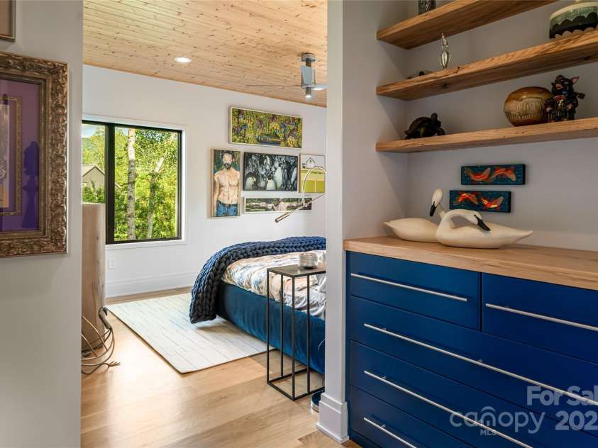 163 Annabelle Linn Drive, Fairview, NC 28730.  MLS# CAR4255897, YatesRealty ID 22895. 