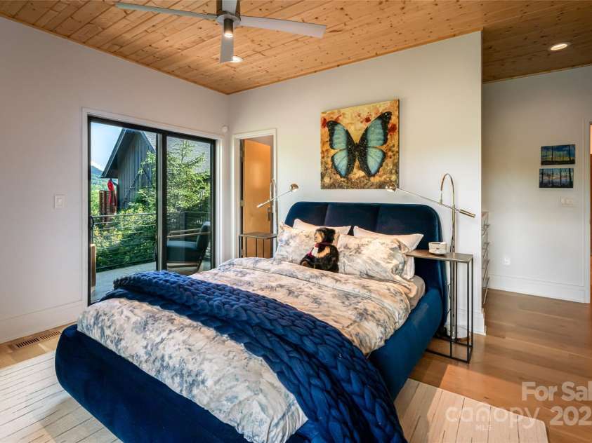 163 Annabelle Linn Drive, Fairview, NC 28730.  MLS# CAR4255897, YatesRealty ID 22895. 