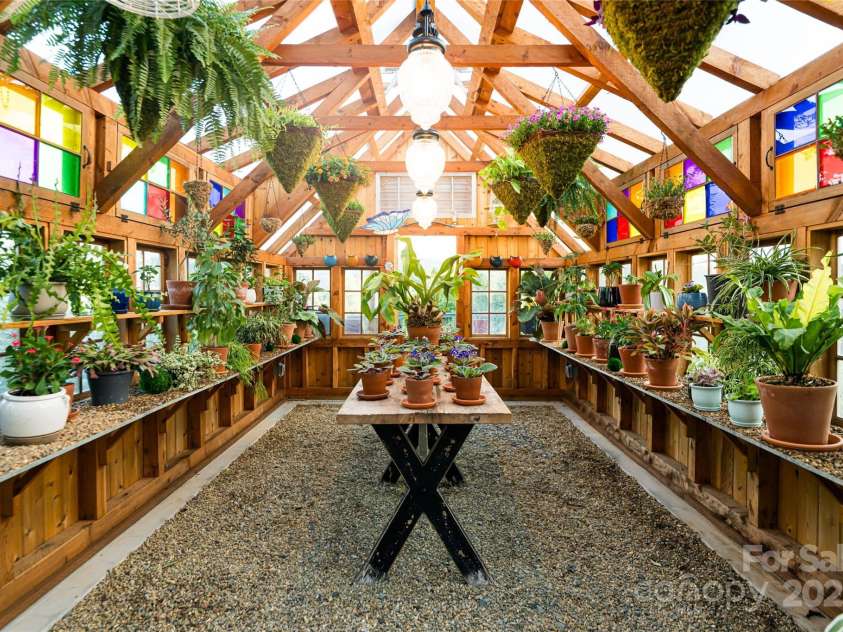 163 Annabelle Linn Drive, Fairview, NC 28730.  MLS# CAR4255897, YatesRealty ID 22895. 