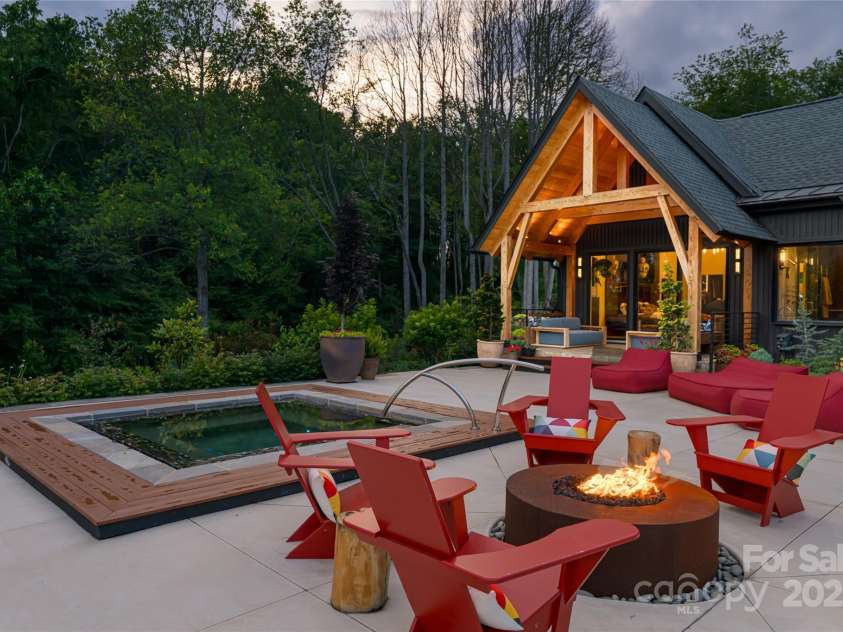 163 Annabelle Linn Drive, Fairview, NC 28730.  MLS# CAR4255897, YatesRealty ID 22895. 