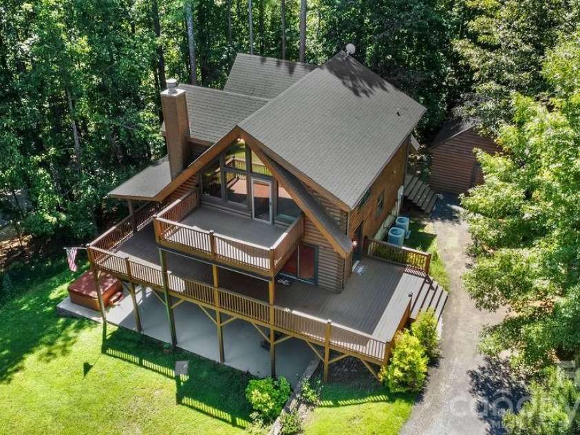 447 Hidden Lake Parkway, Nebo, NC 28761.  MLS# CAR4341949, YatesRealty ID 22897. 