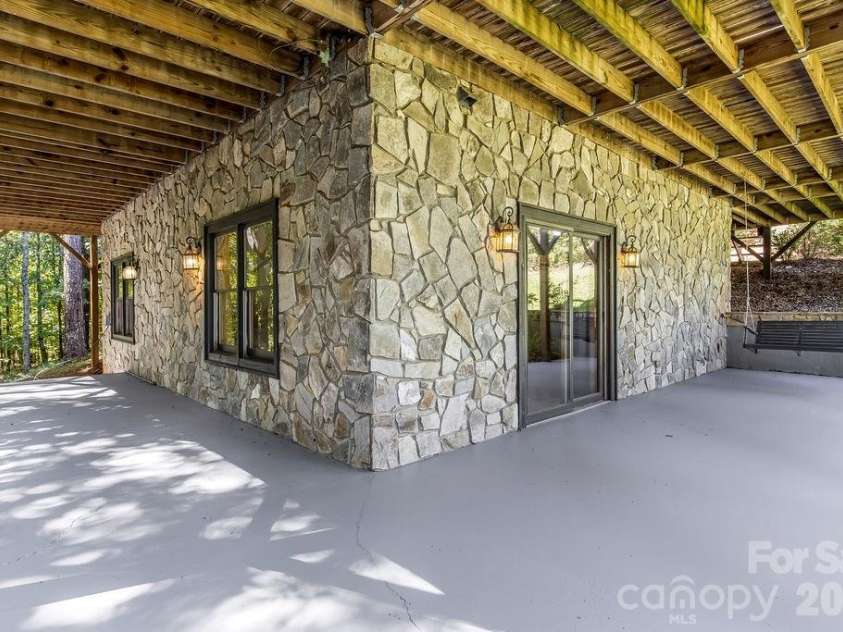 447 Hidden Lake Parkway, Nebo, NC 28761.  MLS# CAR4341949, YatesRealty ID 22897. 