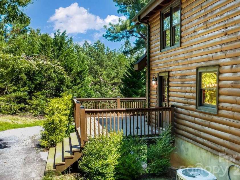447 Hidden Lake Parkway, Nebo, NC 28761.  MLS# CAR4341949, YatesRealty ID 22897. 