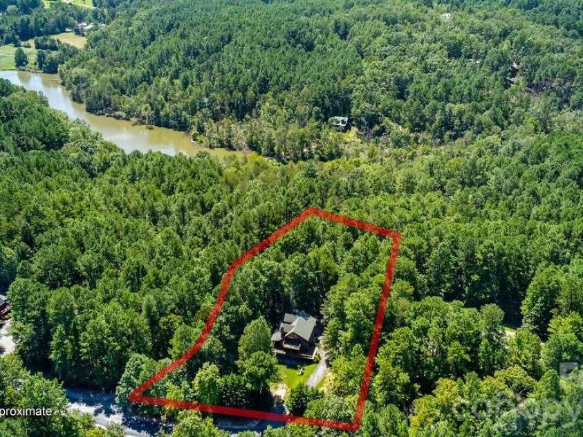 447 Hidden Lake Parkway, Nebo, NC 28761.  MLS# CAR4341949, YatesRealty ID 22897. 