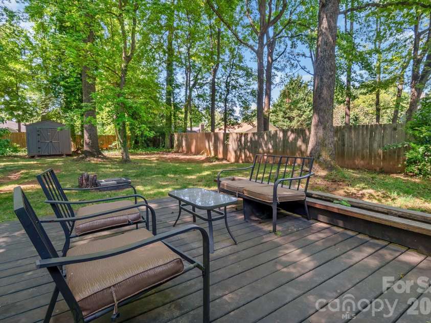 5812 Rock Hollow Drive, Charlotte, NC 28212.  MLS# CAR4367788, YatesRealty ID 22899. Back Deck