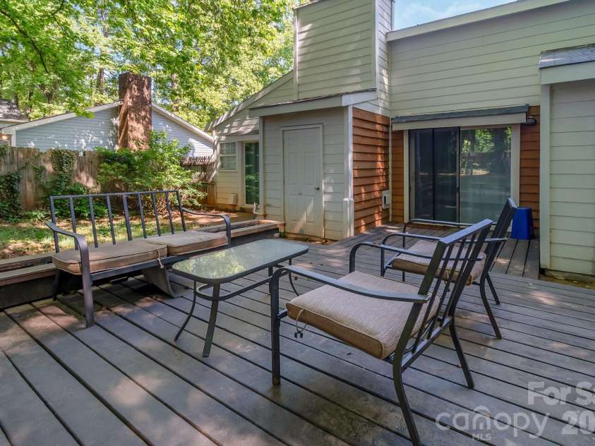 5812 Rock Hollow Drive, Charlotte, NC 28212.  MLS# CAR4367788, YatesRealty ID 22899. Back Deck