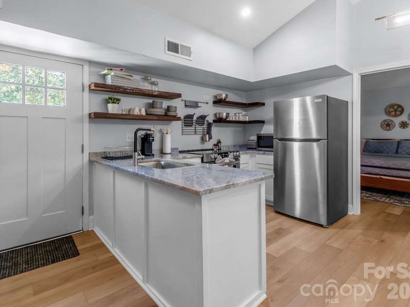 5812 Rock Hollow Drive, Charlotte, NC 28212.  MLS# CAR4367788, YatesRealty ID 22899. Open Floor Plan
