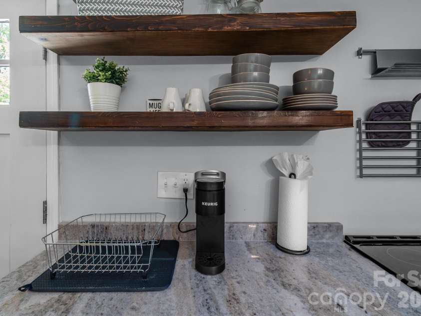 5812 Rock Hollow Drive, Charlotte, NC 28212.  MLS# CAR4367788, YatesRealty ID 22899. Open Shelving in Kitchen