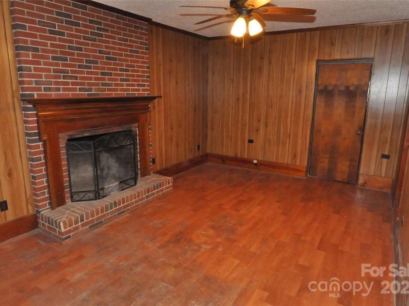 109 Hardin Street, Chester, SC 29706.  MLS# CAR4315865, YatesRealty ID 229. 