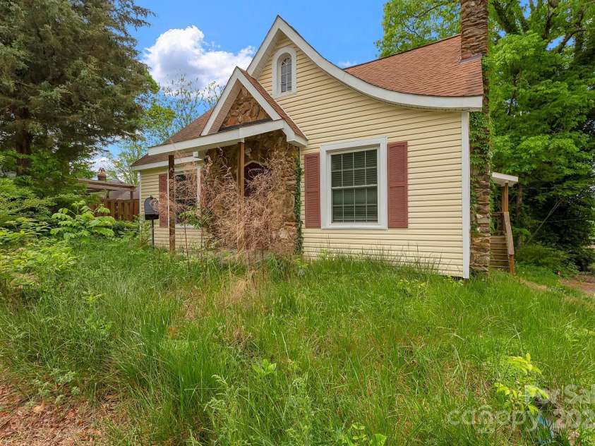 114 5th Street, Albemarle, NC 28001.  MLS# CAR4250566, YatesRealty ID 229. 