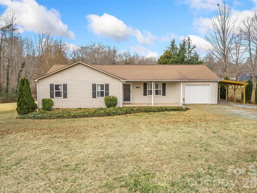 1855 Eastbrook Circle, Morganton, NC 28655.  MLS# CAR4349531, YatesRealty ID 2290. 