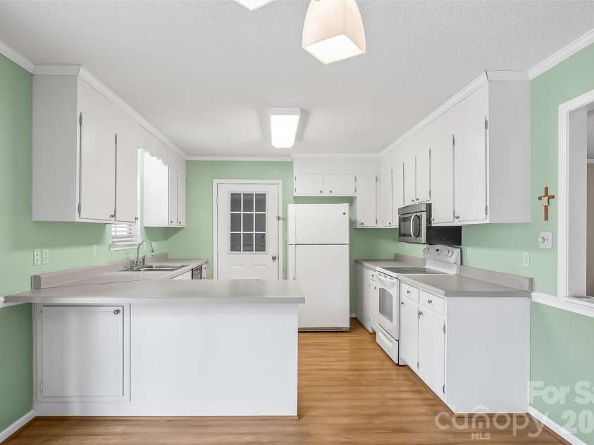 1855 Eastbrook Circle, Morganton, NC 28655.  MLS# CAR4349531, YatesRealty ID 2290. 