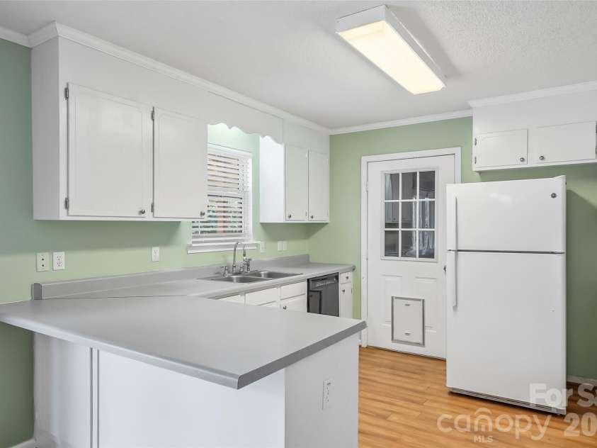 1855 Eastbrook Circle, Morganton, NC 28655.  MLS# CAR4349531, YatesRealty ID 2290. 