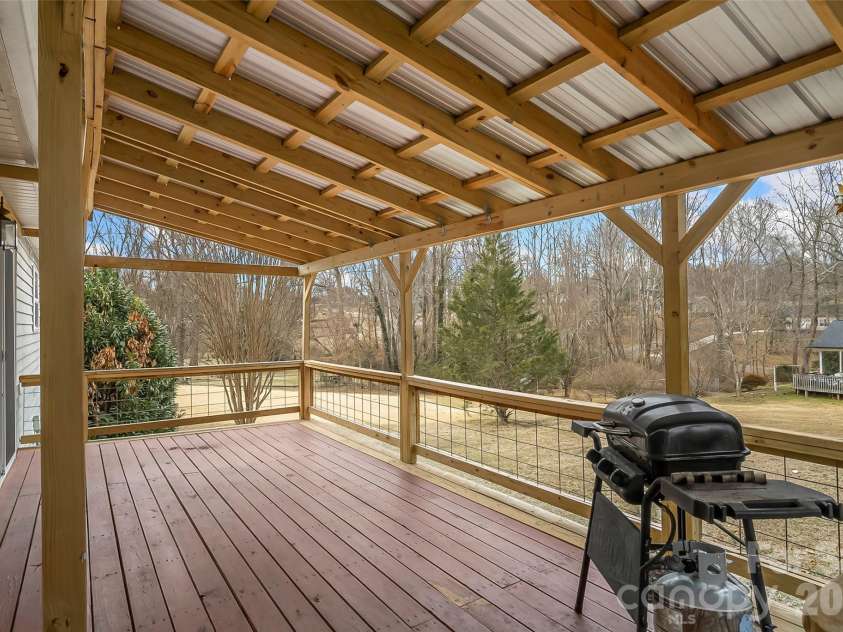 1855 Eastbrook Circle, Morganton, NC 28655.  MLS# CAR4349531, YatesRealty ID 2290. 
