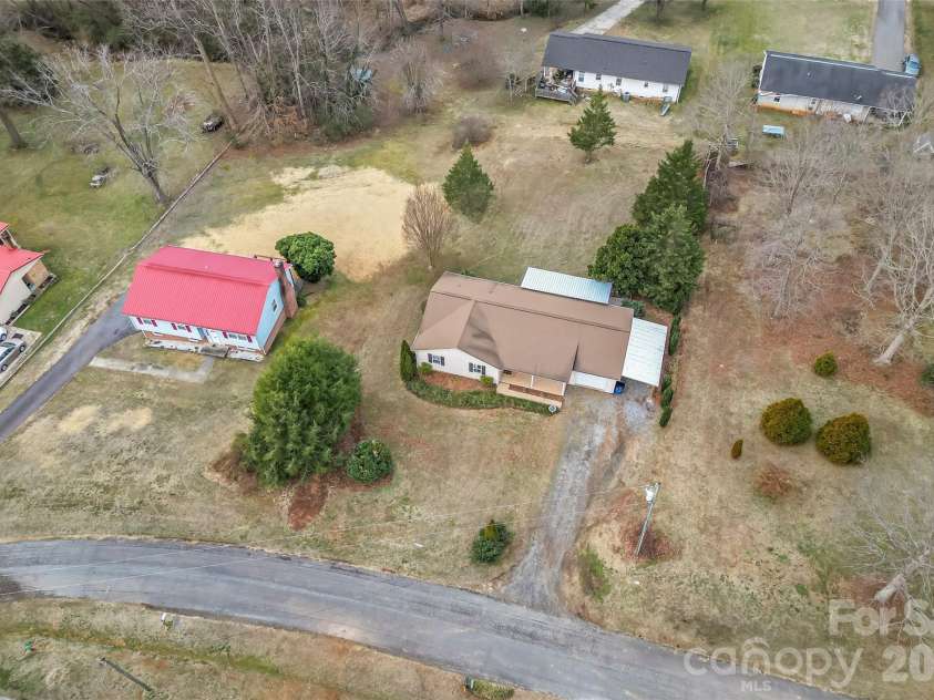 1855 Eastbrook Circle, Morganton, NC 28655.  MLS# CAR4349531, YatesRealty ID 2290. 