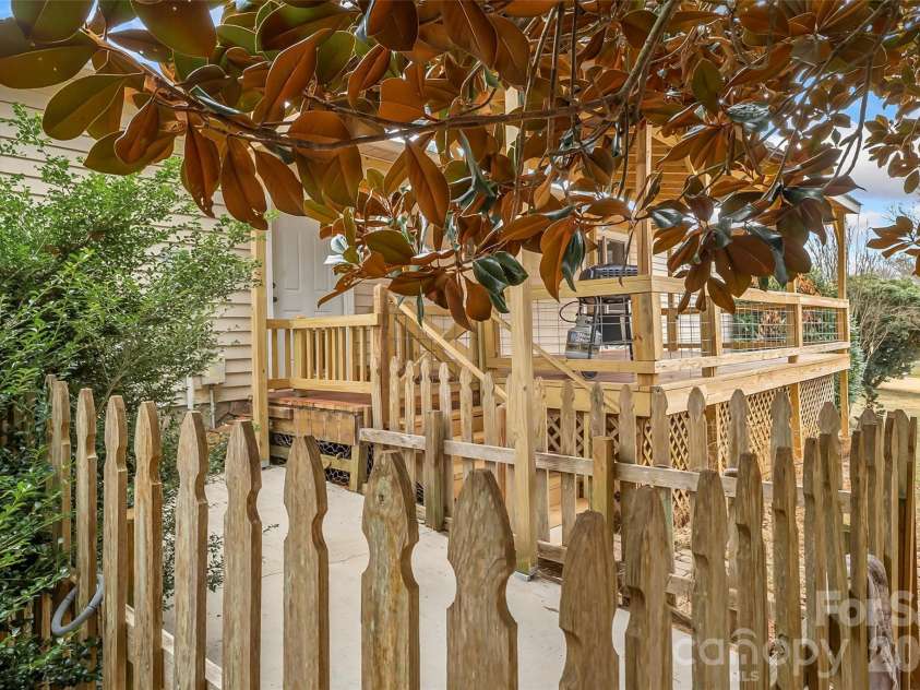 1855 Eastbrook Circle, Morganton, NC 28655.  MLS# CAR4349531, YatesRealty ID 2290. Dog run