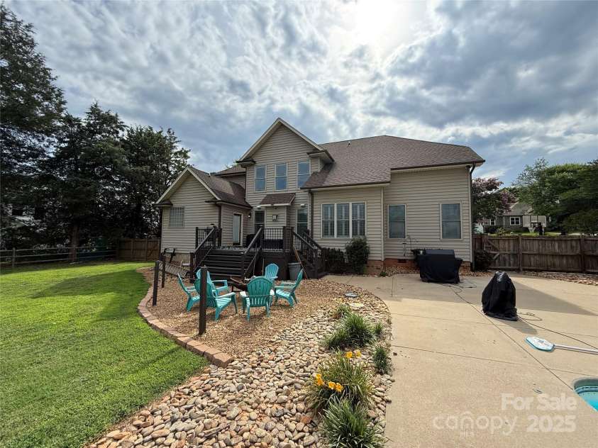 141 Weathers Creek Road, Troutman, NC 28166.  MLS# CAR4264721, YatesRealty ID 22900. 