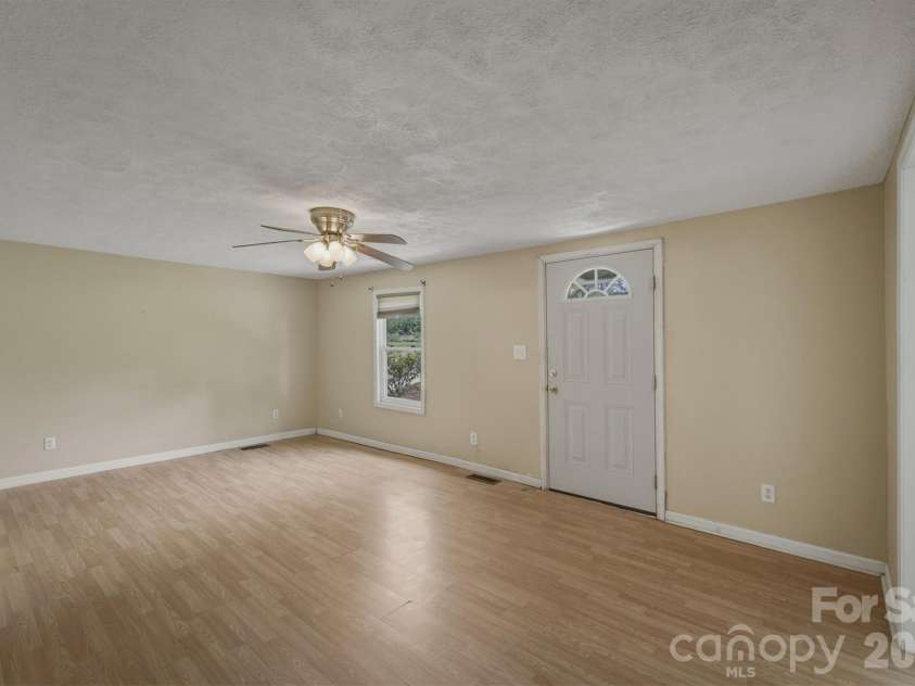 2566 Andrews Circle, Lenoir, NC 28645.  MLS# CAR4369144, YatesRealty ID 22900. 