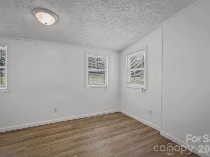 2566 Andrews Circle, Lenoir, NC 28645.  MLS# CAR4369144, YatesRealty ID 22900. 