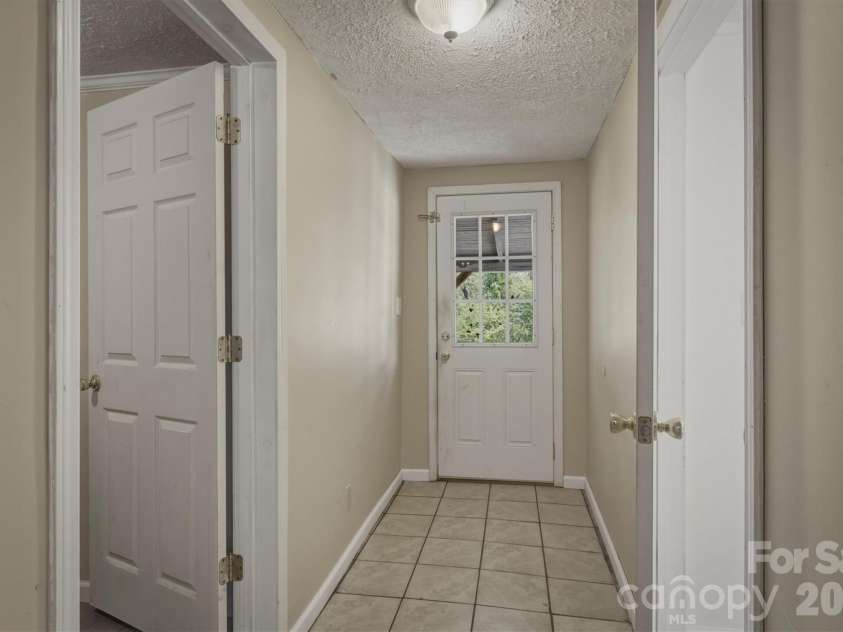 2566 Andrews Circle, Lenoir, NC 28645.  MLS# CAR4369144, YatesRealty ID 22900. 