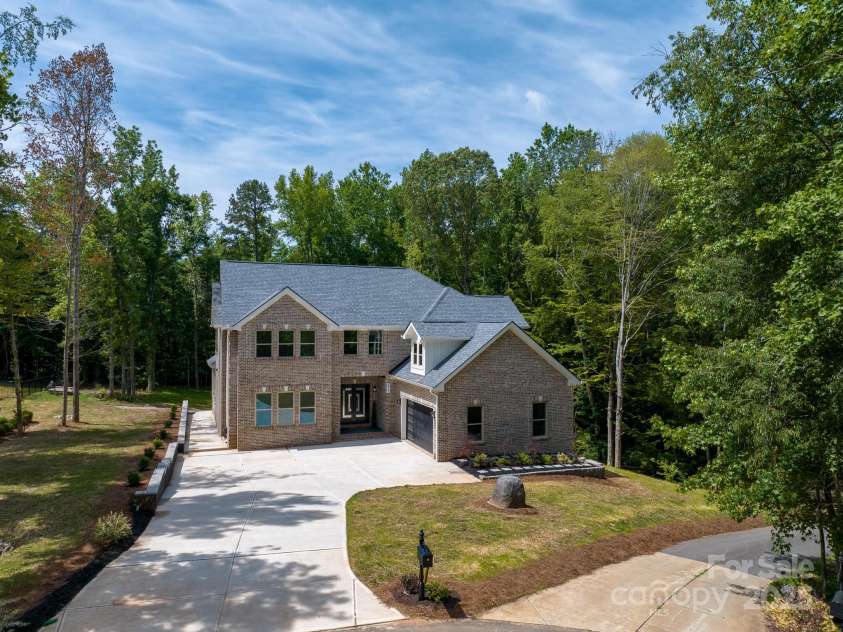 5217 Waterfall Court, Gastonia, NC 28056.  MLS# CAR4268389, YatesRealty ID 22901. 