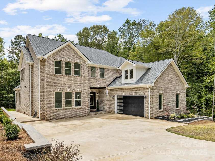 5217 Waterfall Court, Gastonia, NC 28056.  MLS# CAR4268389, YatesRealty ID 22901. Welcome home