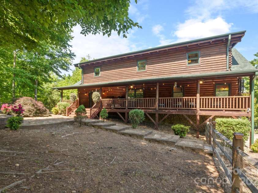 165 Perennial Drive, Nebo, NC 28761.  MLS# CAR4252202, YatesRealty ID 22902. Fenced in backyard