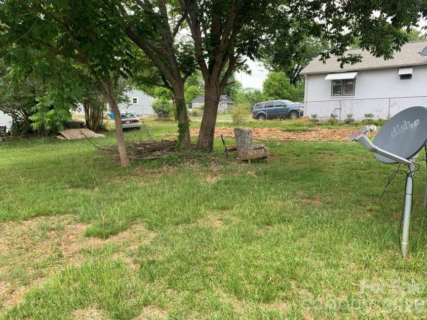 522 Concord Street, Morganton, NC 28655.  MLS# CAR4369866, YatesRealty ID 22902. 