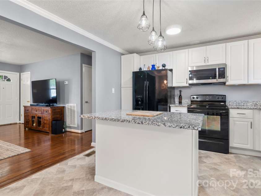 128 Wandering Lane, Bessemer City, NC 28016.  MLS# CAR4259214, YatesRealty ID 22903. 