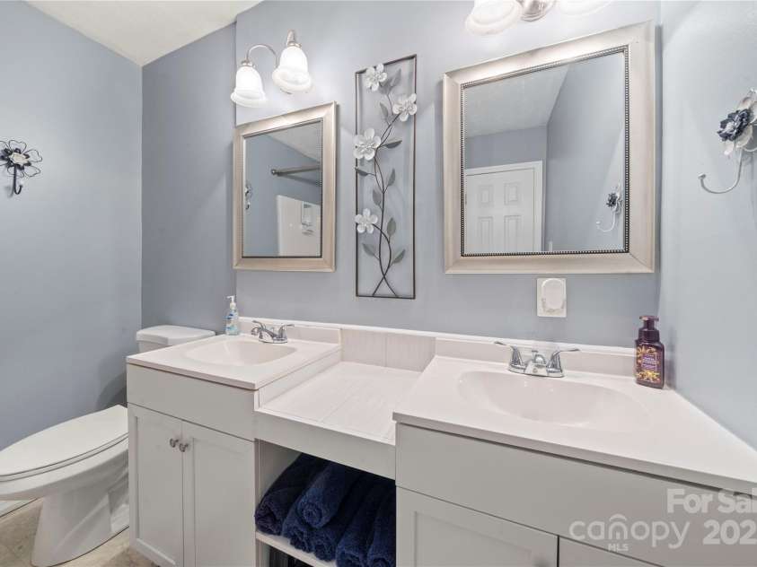 128 Wandering Lane, Bessemer City, NC 28016.  MLS# CAR4259214, YatesRealty ID 22903. 