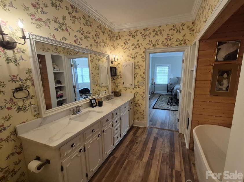 300 Cottonstone Lane, Troy, NC 27371.  MLS# CAR4374576, YatesRealty ID 22904. Primary Bathroom