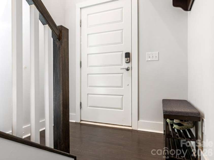 3536 Craughwell Drive, Charlotte, NC 28209.  MLS# CAR4374952, YatesRealty ID 22905. Foyer