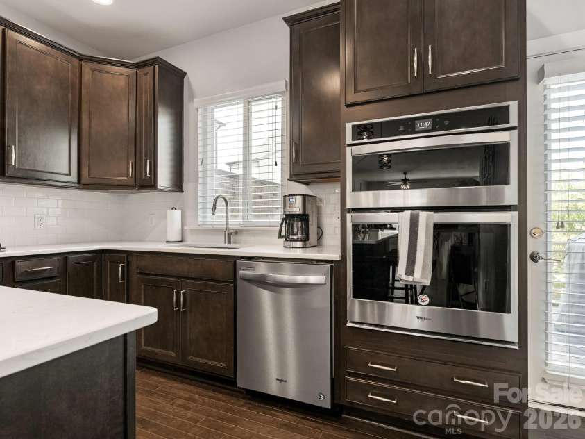 3536 Craughwell Drive, Charlotte, NC 28209.  MLS# CAR4374952, YatesRealty ID 22905. Kitchen