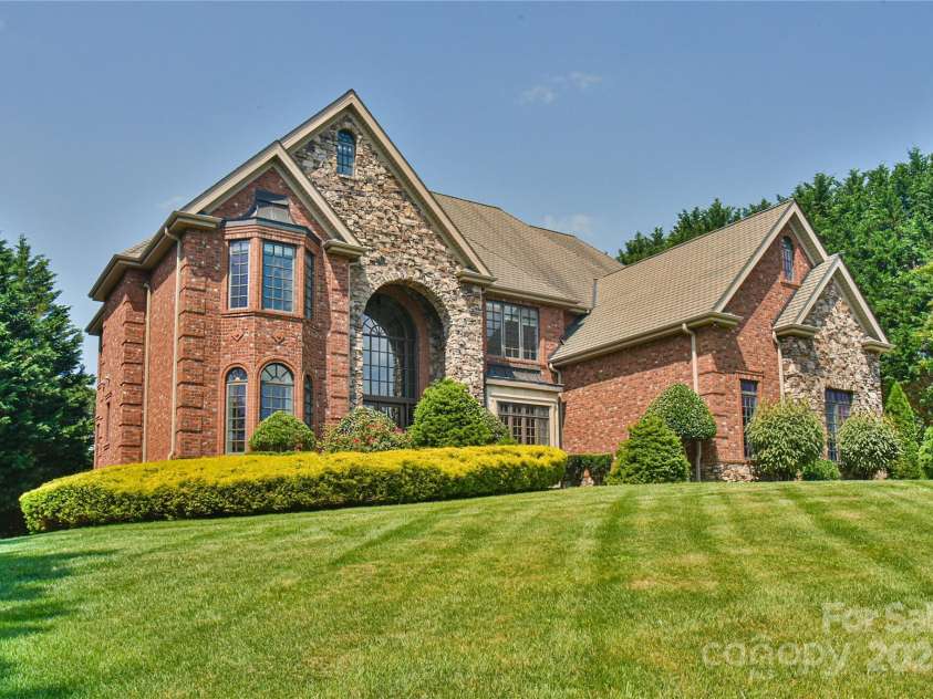 38 Bradford Vista, Fletcher, NC 28732.  MLS# CAR4274211, YatesRealty ID 22906. Beautiful view lot