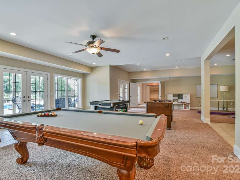 38 Bradford Vista, Fletcher, NC 28732.  MLS# CAR4274211, YatesRealty ID 22906. Easy entertaining