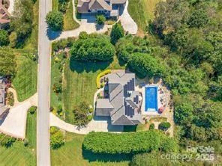 38 Bradford Vista, Fletcher, NC 28732.  MLS# CAR4274211, YatesRealty ID 22906. Mountain living at it's best