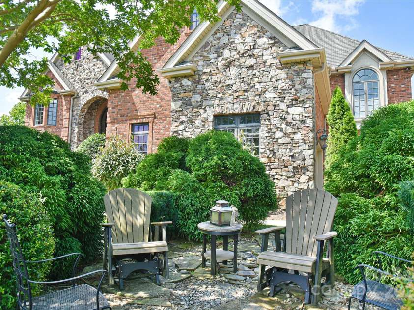 38 Bradford Vista, Fletcher, NC 28732.  MLS# CAR4274211, YatesRealty ID 22906. My favorite place