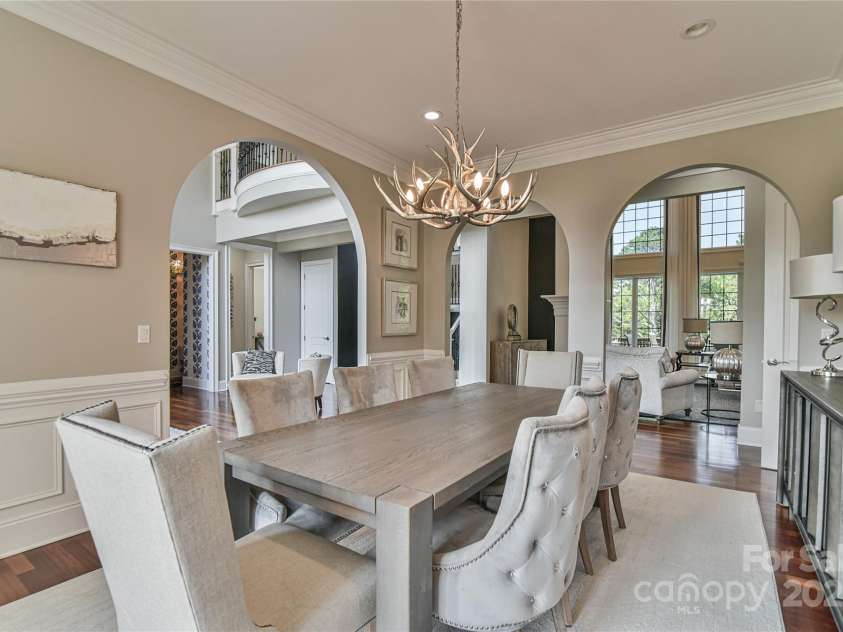 38 Bradford Vista, Fletcher, NC 28732.  MLS# CAR4274211, YatesRealty ID 22906. Open dining