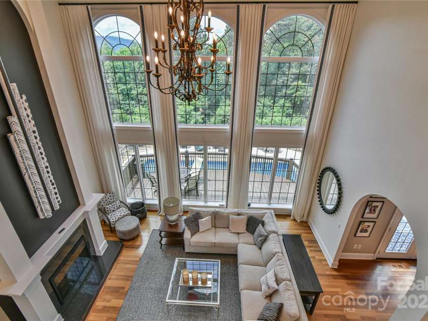 38 Bradford Vista, Fletcher, NC 28732.  MLS# CAR4274211, YatesRealty ID 22906. Wow! Bright and light