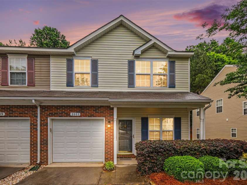 1011 Silver Springs Road, Fort Mill, SC 29715.  MLS# CAR4376380, YatesRealty ID 22907. 