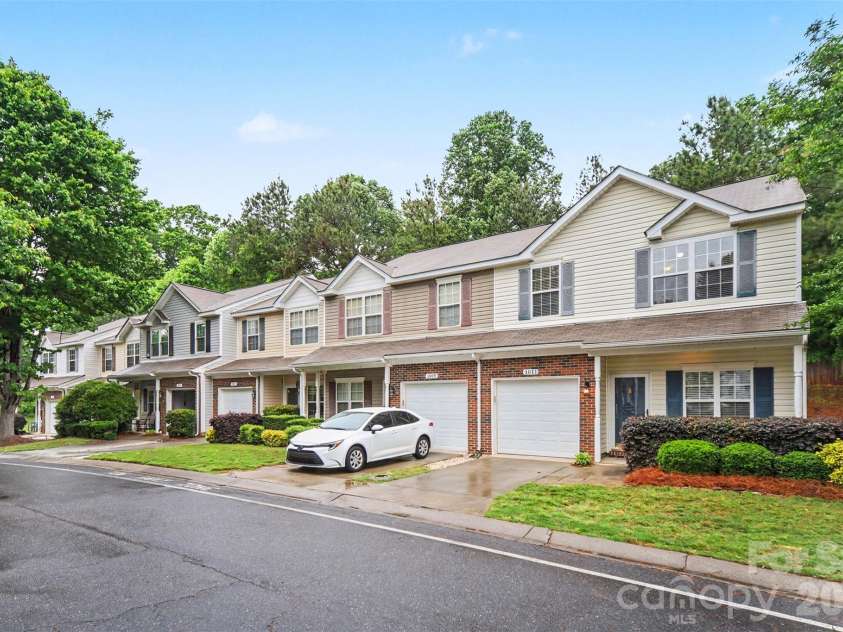 1011 Silver Springs Road, Fort Mill, SC 29715.  MLS# CAR4376380, YatesRealty ID 22907. 