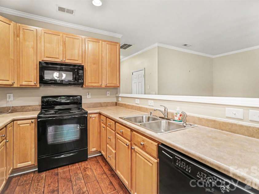 1011 Silver Springs Road, Fort Mill, SC 29715.  MLS# CAR4376380, YatesRealty ID 22907. 