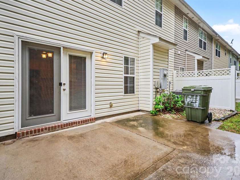 1011 Silver Springs Road, Fort Mill, SC 29715.  MLS# CAR4376380, YatesRealty ID 22907. 