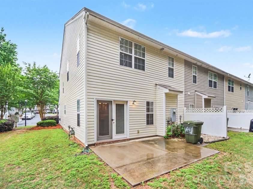 1011 Silver Springs Road, Fort Mill, SC 29715.  MLS# CAR4376380, YatesRealty ID 22907. 